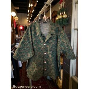 Vintage Christmas Print Button Down Shirt With Awesome Santa Claus Buttons!